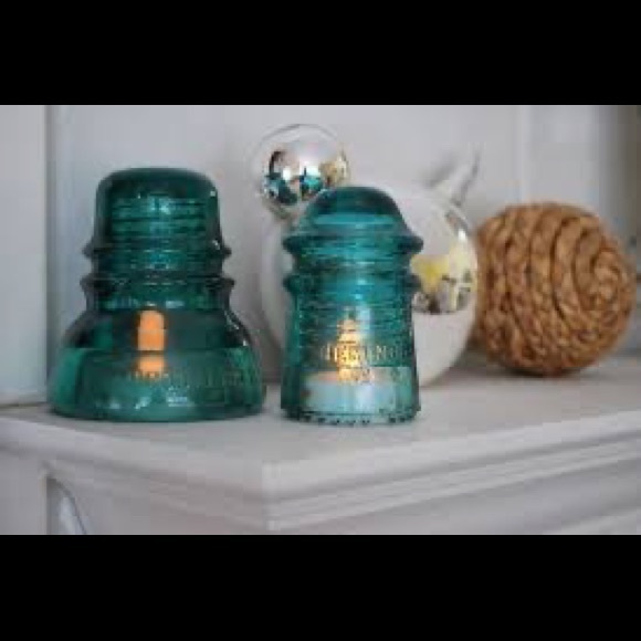 •Antique Glass Aqua Colored Hemingray Insulators ~ Bookends + Farmhouse Decor• - Picture 4 of 4